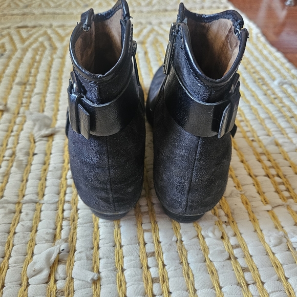 Donald J Pliner Dalis bootie in leather suede - Picture 5 of 6